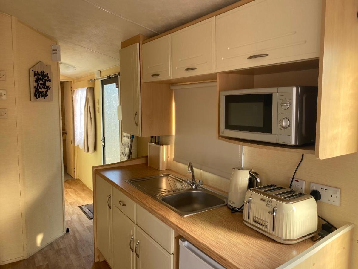 Stunning 3-Bed Caravan In クラクトン・オン・シー エクステリア 写真