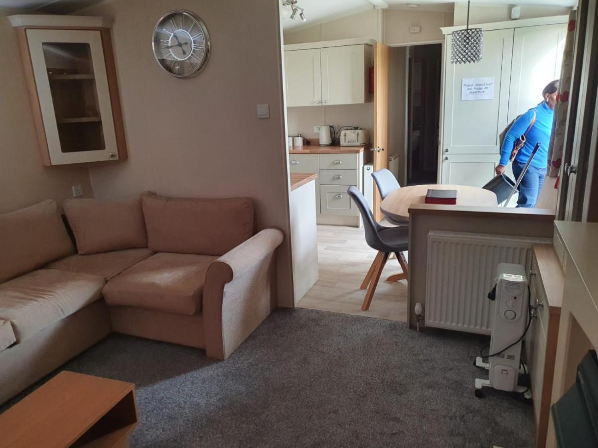 Stunning 3-Bed Caravan In クラクトン・オン・シー エクステリア 写真