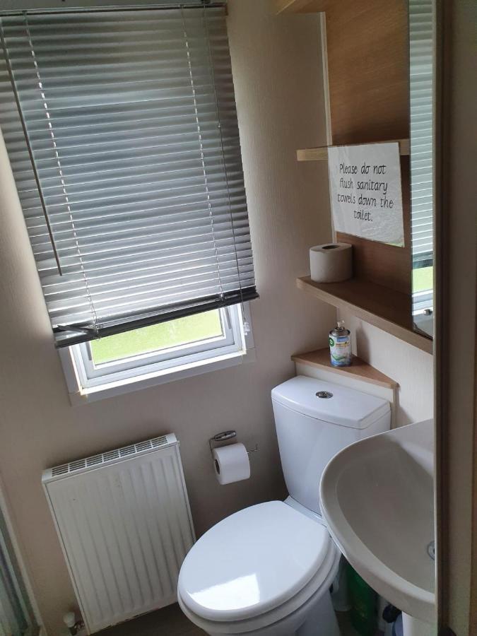 Stunning 3-Bed Caravan In クラクトン・オン・シー エクステリア 写真