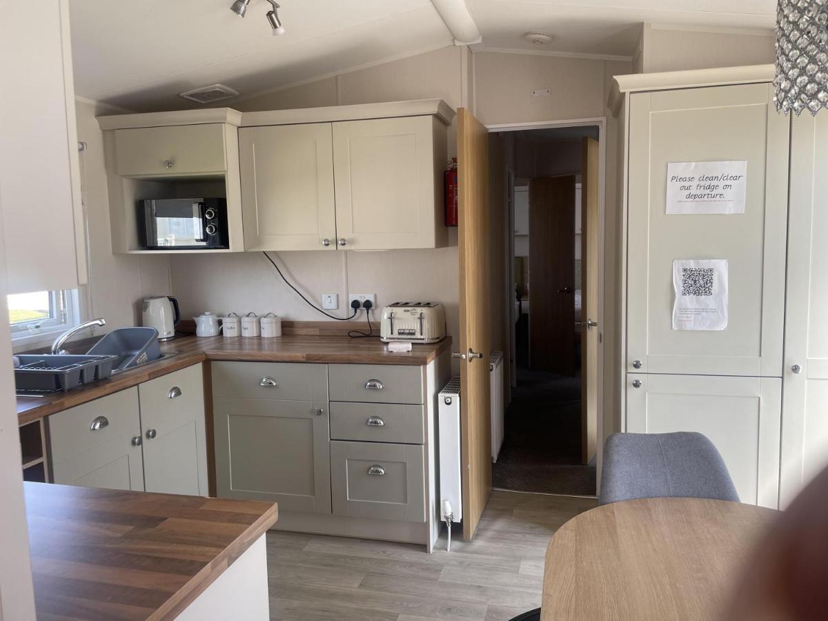 Stunning 3-Bed Caravan In クラクトン・オン・シー エクステリア 写真