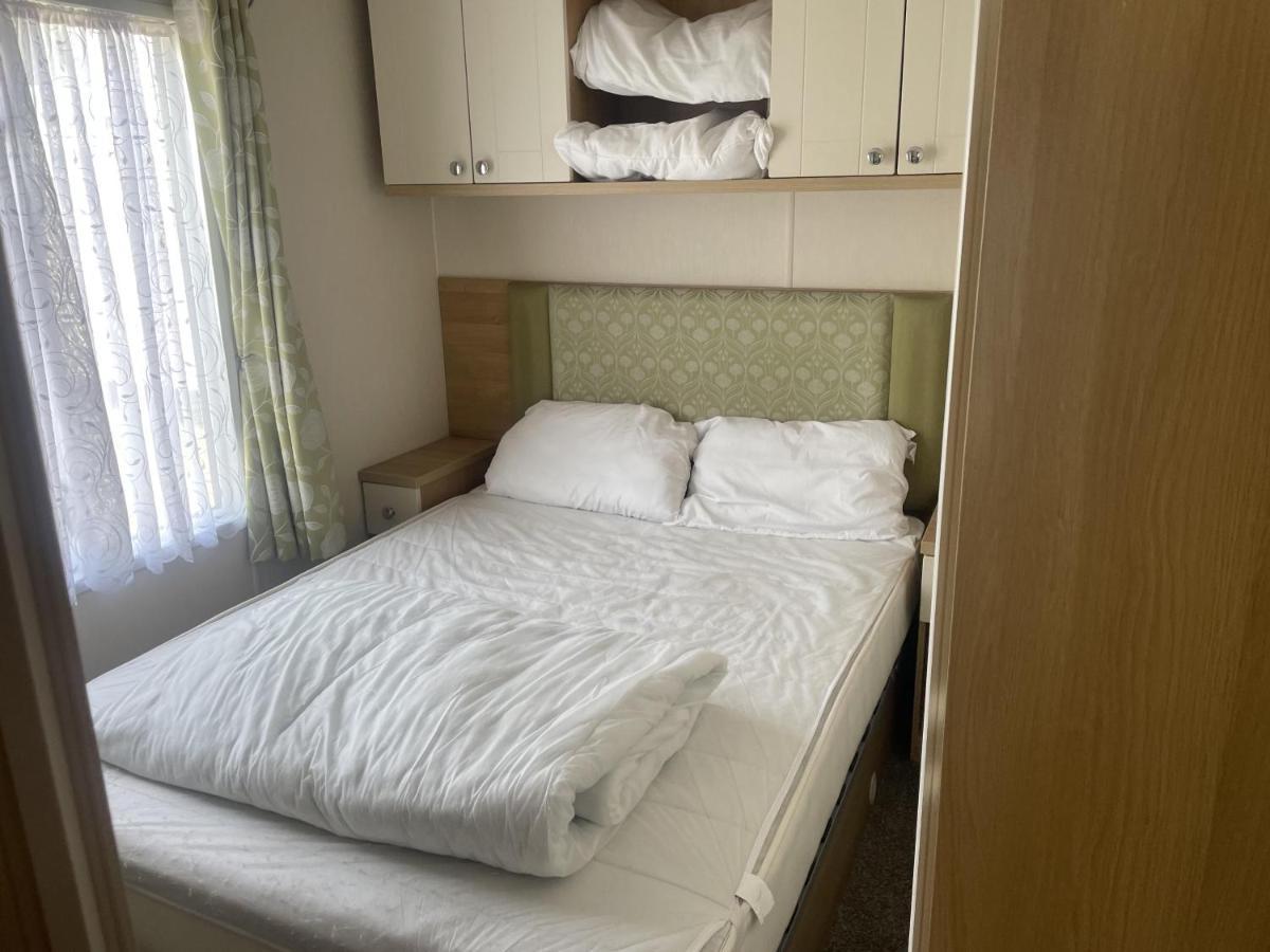 Stunning 3-Bed Caravan In クラクトン・オン・シー エクステリア 写真
