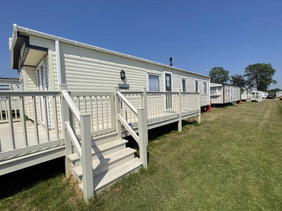 Stunning 3-Bed Caravan In クラクトン・オン・シー エクステリア 写真